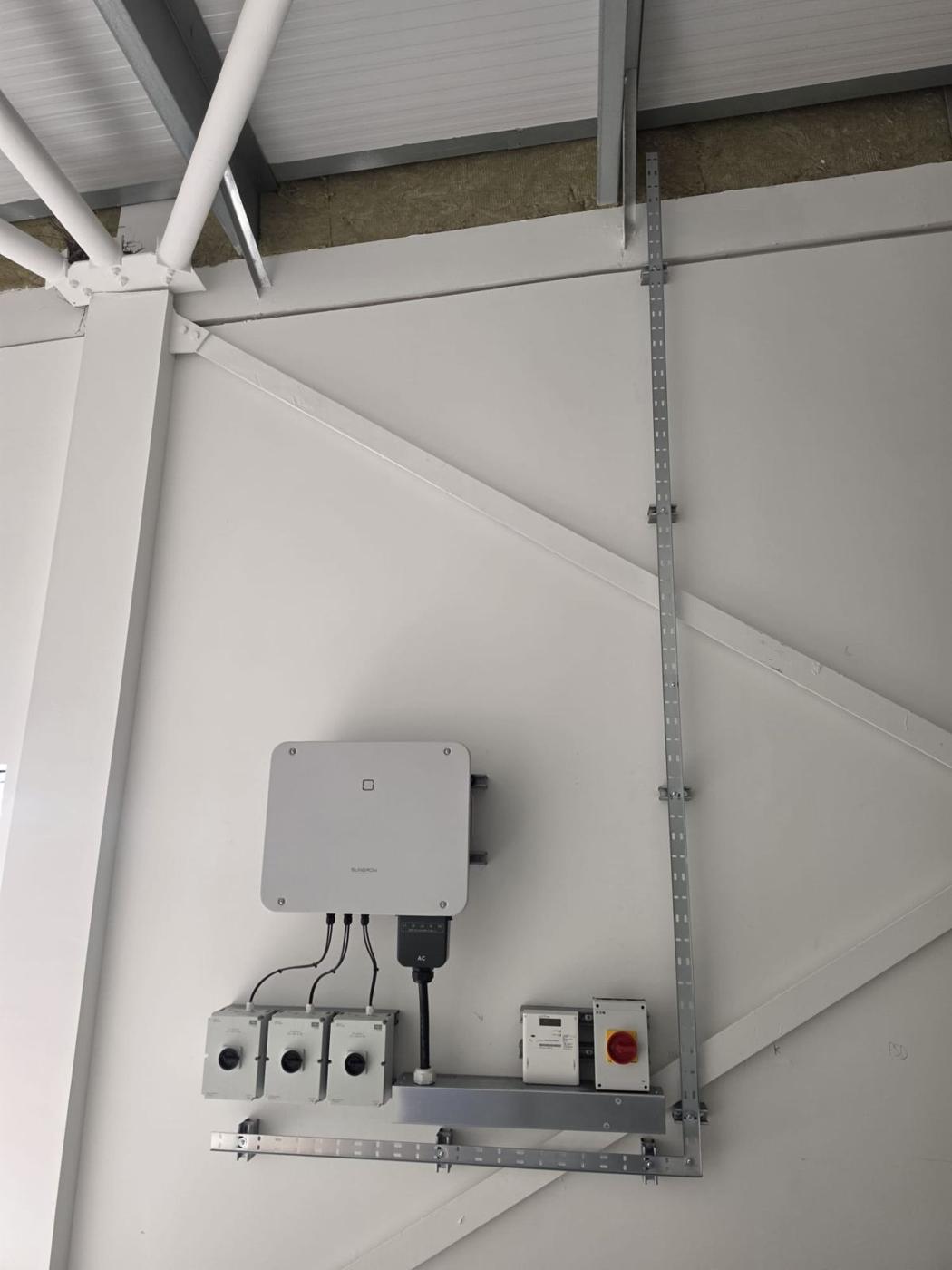 Second inverter wall with isolators