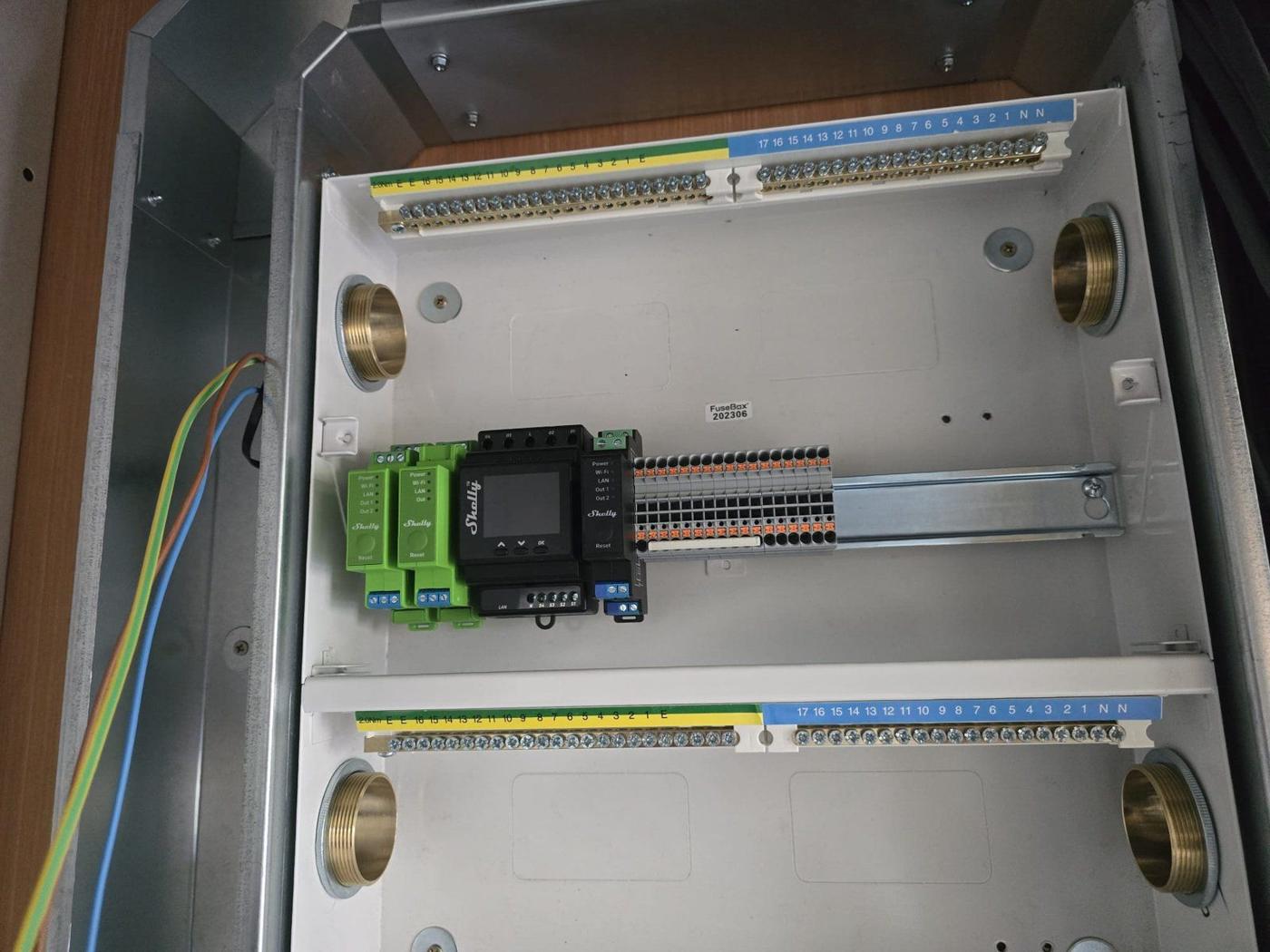 Shelly Pro modules on DIN rail in a new enclosure