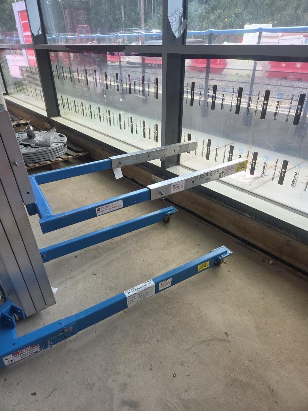 Removal frames at roof level
